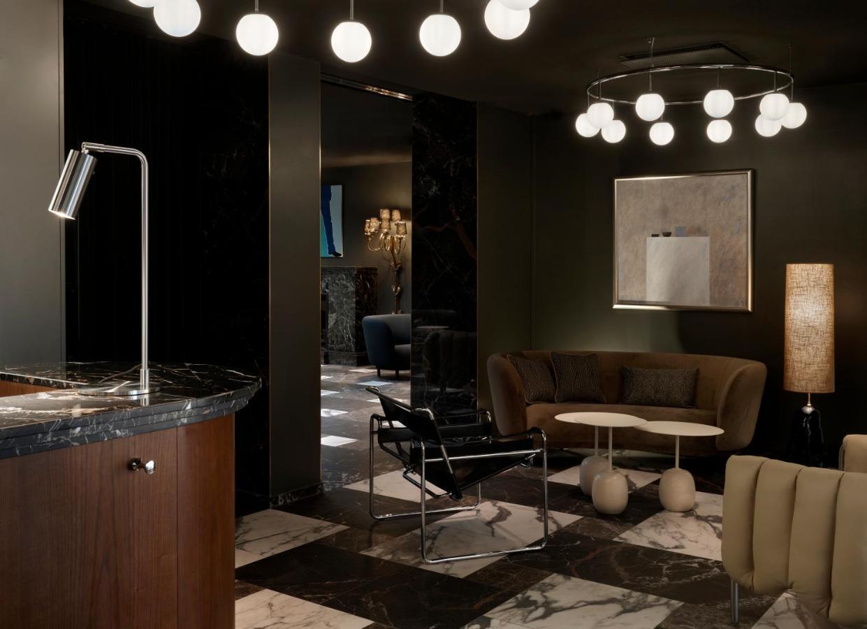 Solo Sokos Hotel Torni Хельсинки Экстерьер фото Interior of the 2014 edition of the 100 Design exhibition