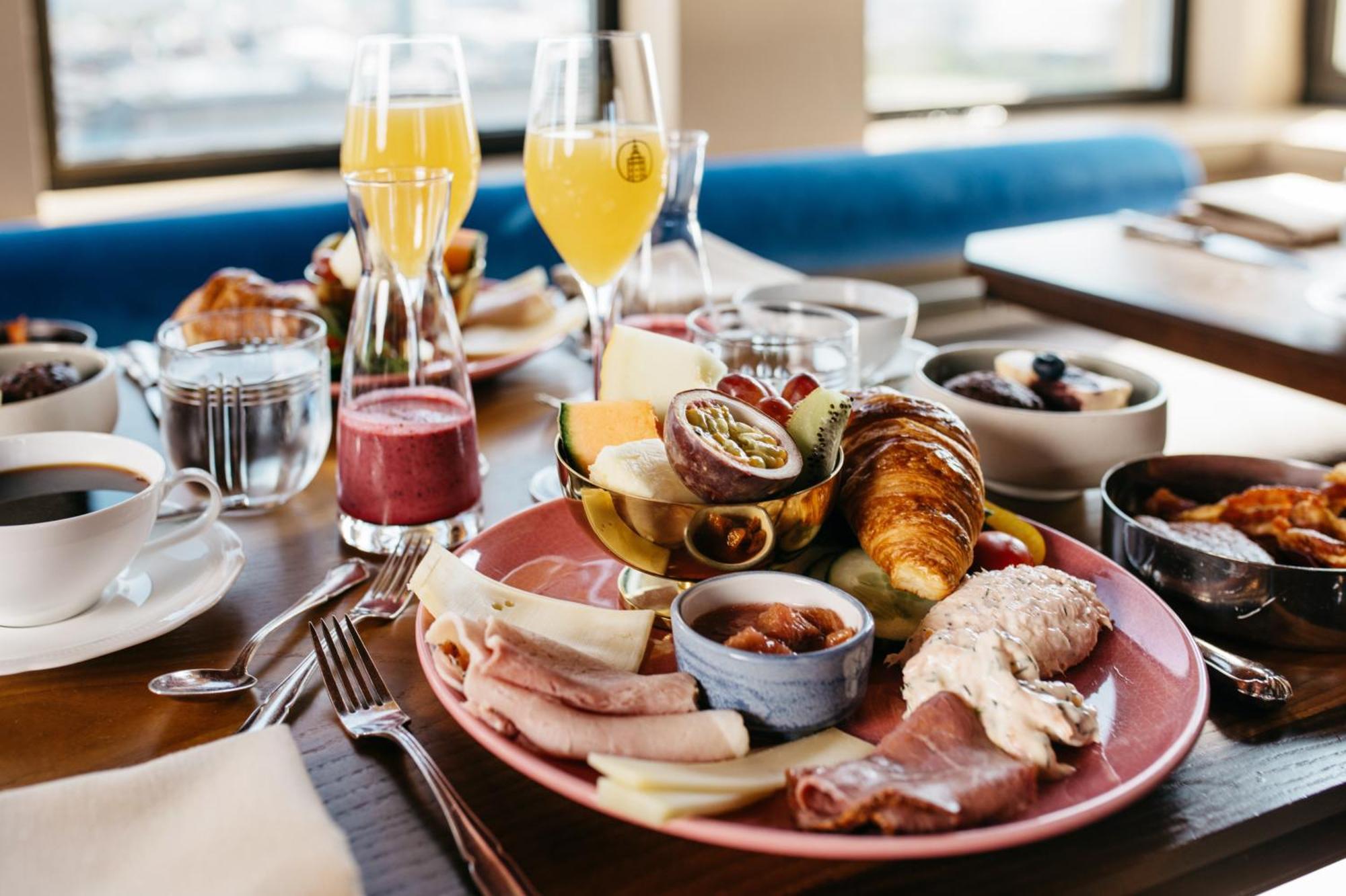 Solo Sokos Hotel Torni Хельсинки Экстерьер фото A brunch table